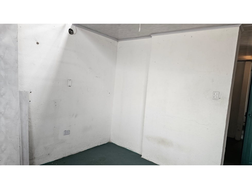 Arriendo Bodega Amplia en Espinal a una cuadra de la via principal - 5