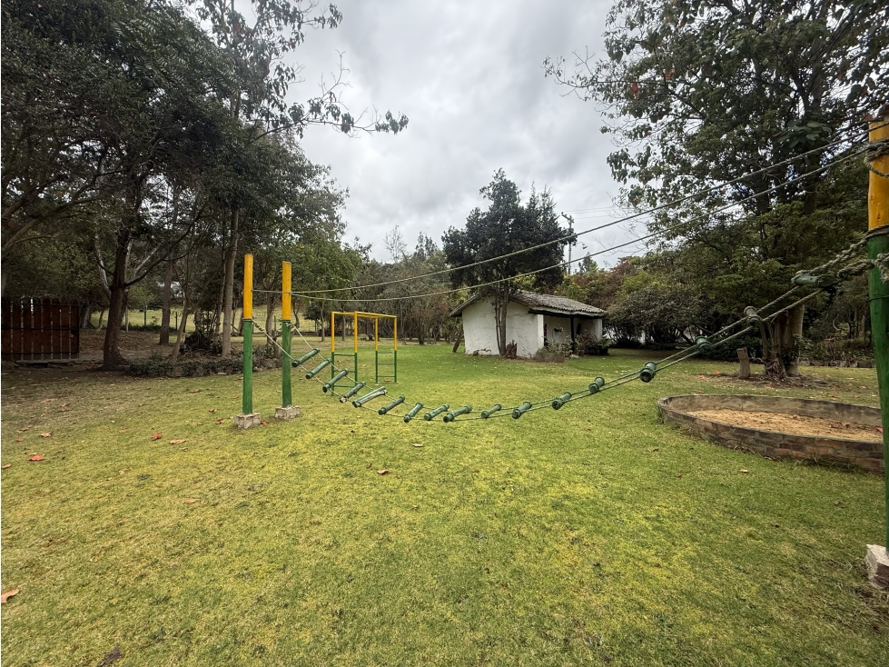 VENDO LOTE DE 10.318M2 A POCOS PASOS DEL CASTILLO MARROQUIN — foto 3