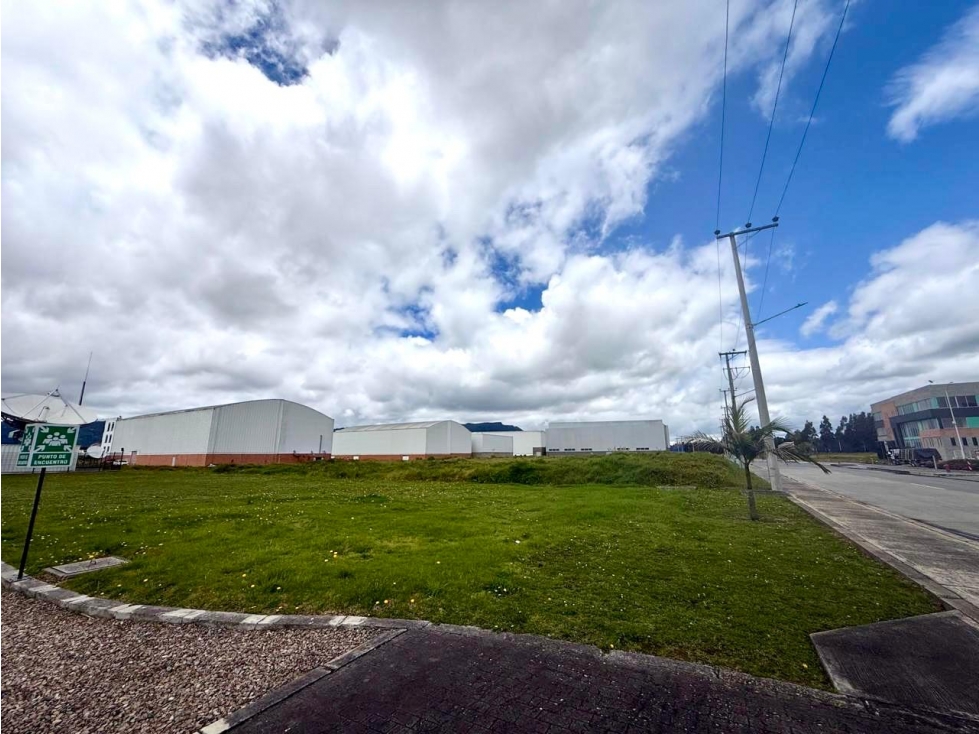 SE VENDEN LOTES DESDE 5000 M2 HASTA 30.000M2 EN PARQUE INDUSTRIAL - 2