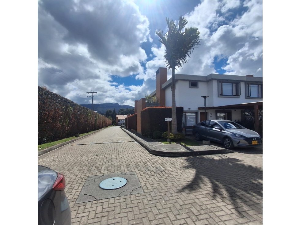 SE VENDE CASA CHIA