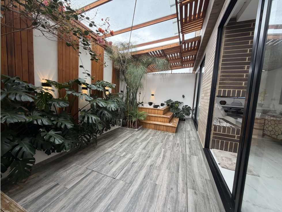 SE VENDE CASA EN CHIA DE 176 M² CON JACUZZI PRIVADO