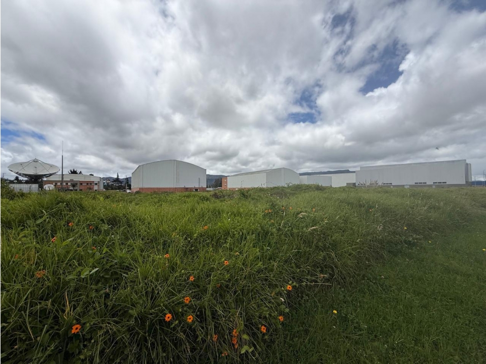 SE VENDEN LOTES DESDE 5000 M2 HASTA 30.000M2 EN PARQUE INDUSTRIAL - 3