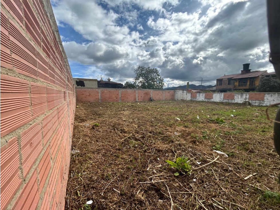 SE VENDE LOTE DE 365 M2 EN CHIA