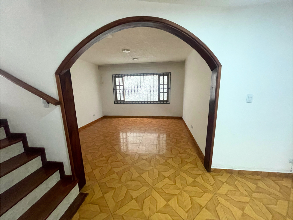 CASA EN VENTA EN COTA | 275 M² | 4 HABITACIONES Y SAUNA — foto 3