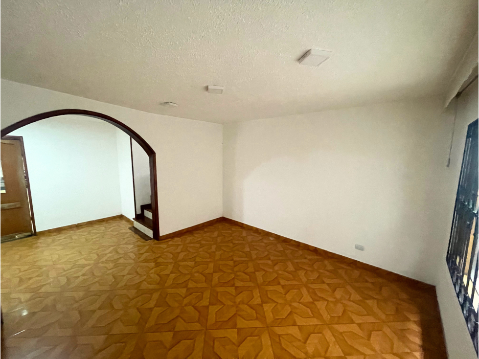 CASA EN VENTA EN COTA | 275 M² | 4 HABITACIONES Y SAUNA — foto 4