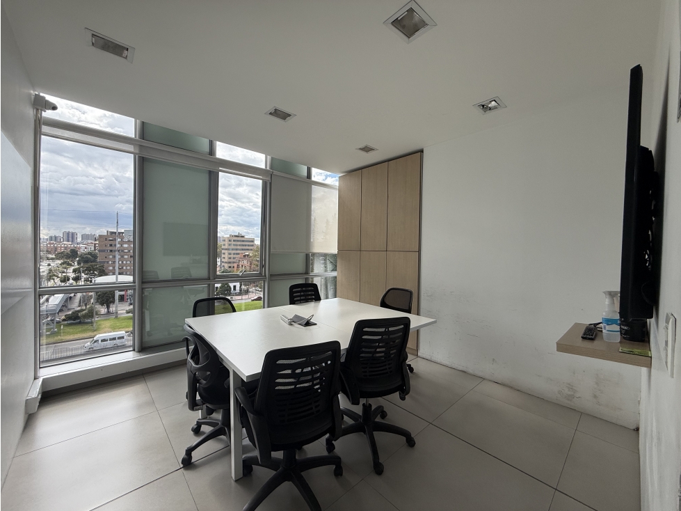 RENTO OFICINA de 307 M2 EN LA 106 A POCOS PASOS DE TRASMILENIO — foto 5