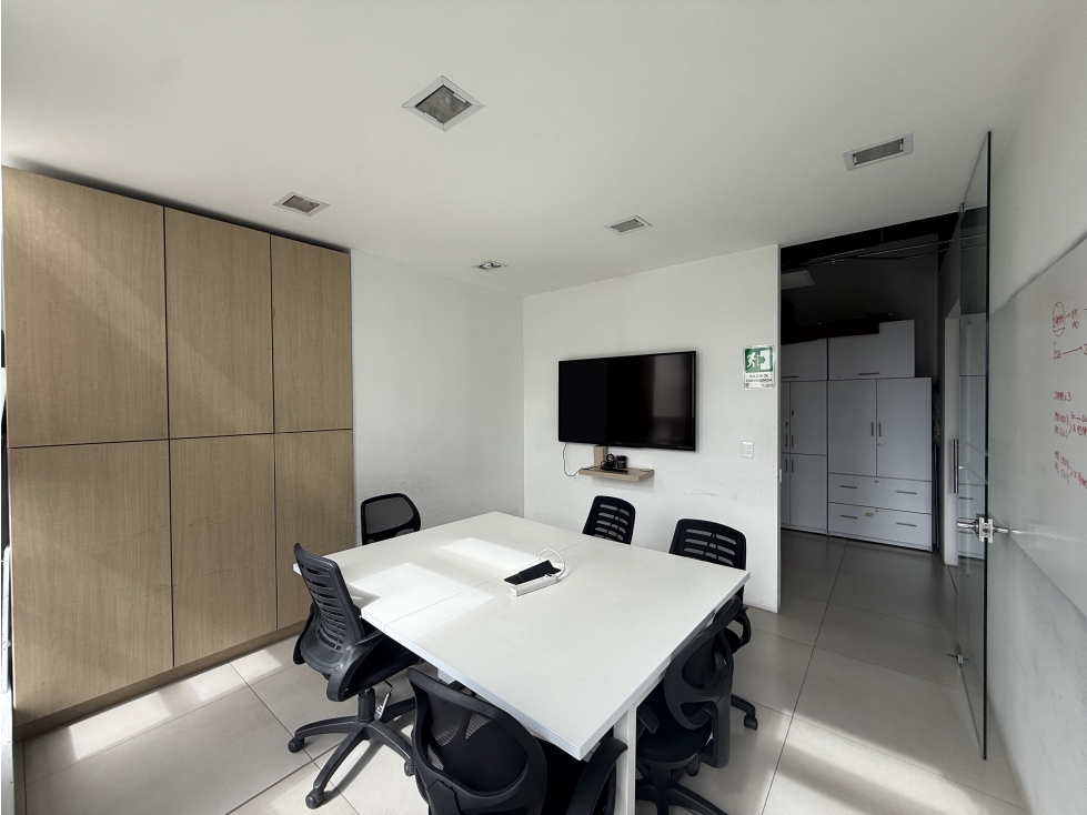 RENTO OFICINA de 307 M2 EN LA 106 A POCOS PASOS DE TRASMILENIO — foto 6
