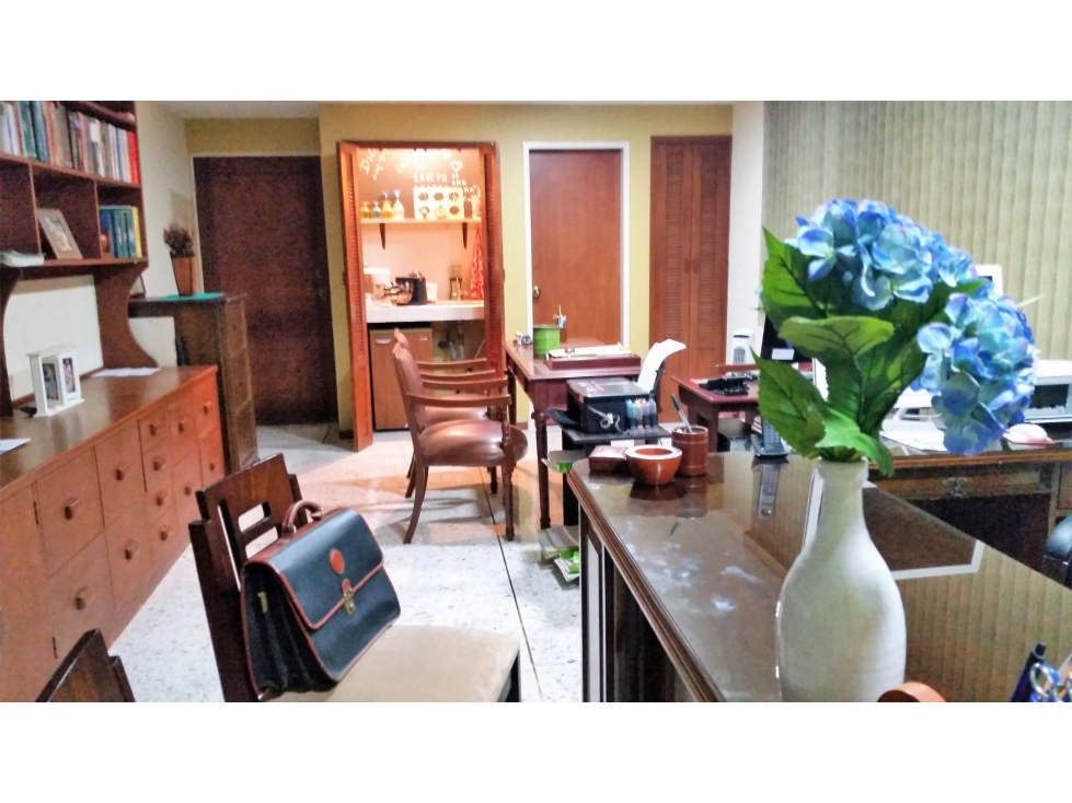 vendo oficina al norte de Cali Barrio Versalles — foto 3