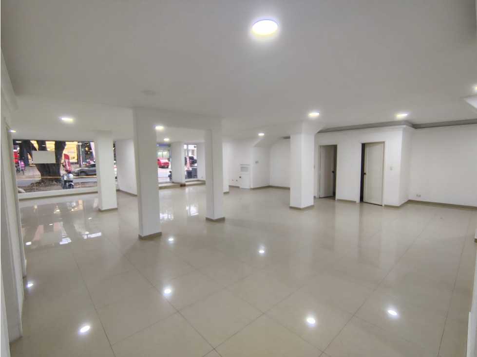 Alquilo local - oficina segundo piso sobre la avenida 6 A Norte — foto 4