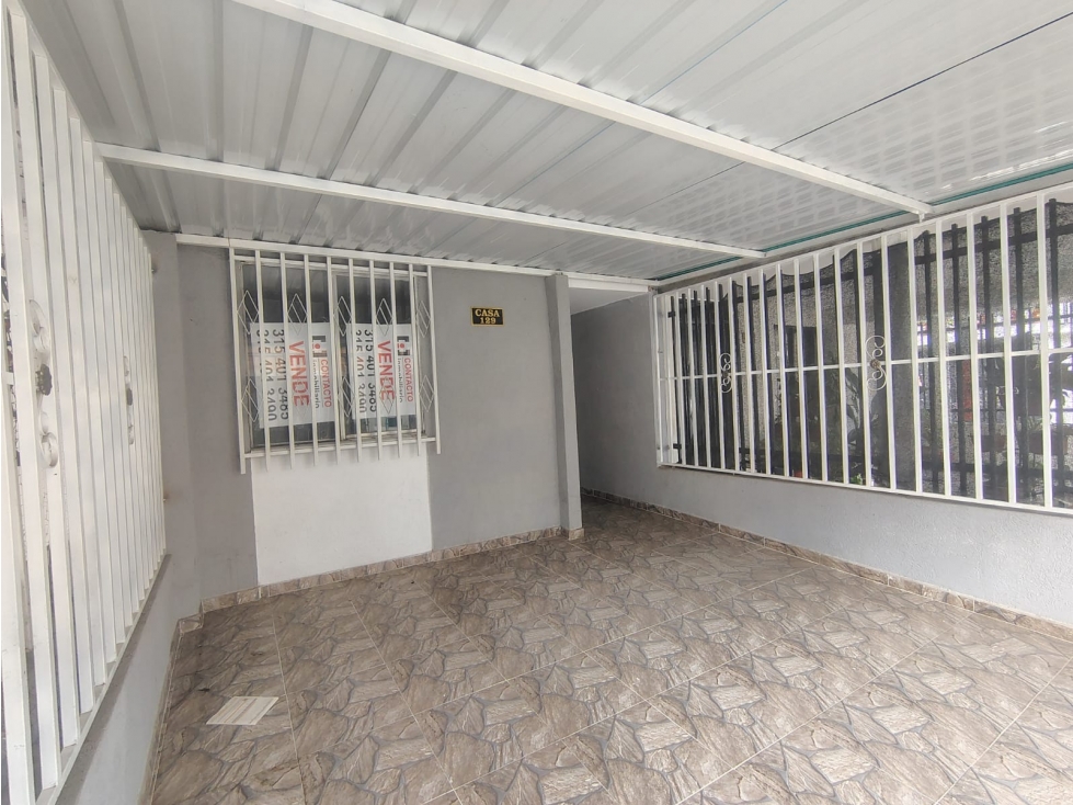 Vendo casa primer piso poblado campestre - cancelaria - 1