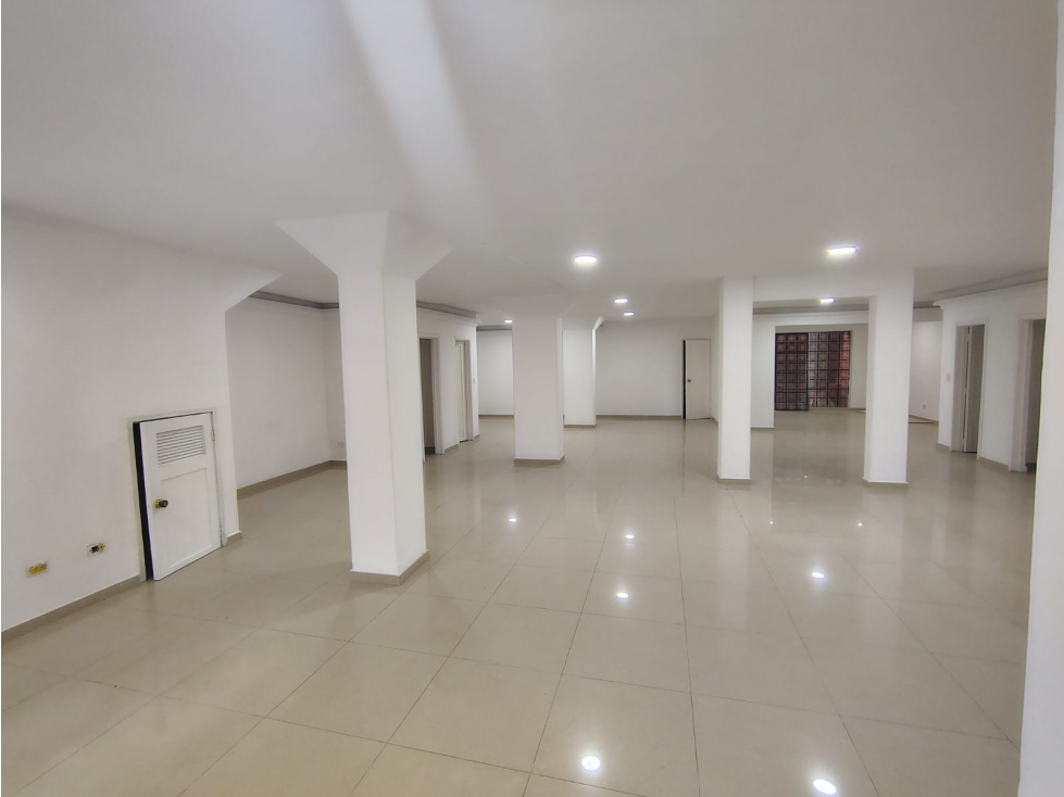 Alquilo local - oficina segundo piso sobre la avenida 6 A Norte — foto 3
