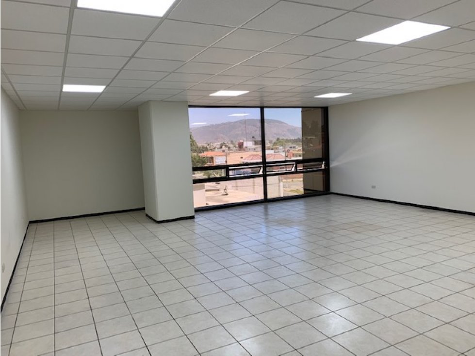 OFICINA EN VENTA ALQUILER EN TORRE PRADERA XELA