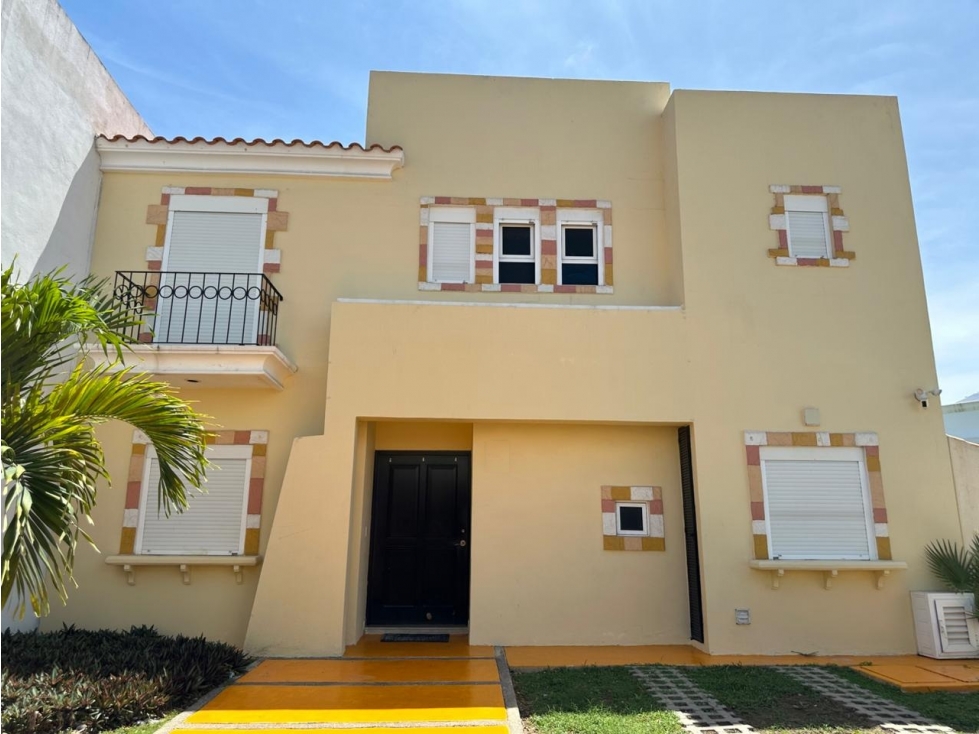 CASA 4 REC AMUEBLADA 1 REC PLANTA BAJA AMPLIA EN COTO PRIV — foto 2
