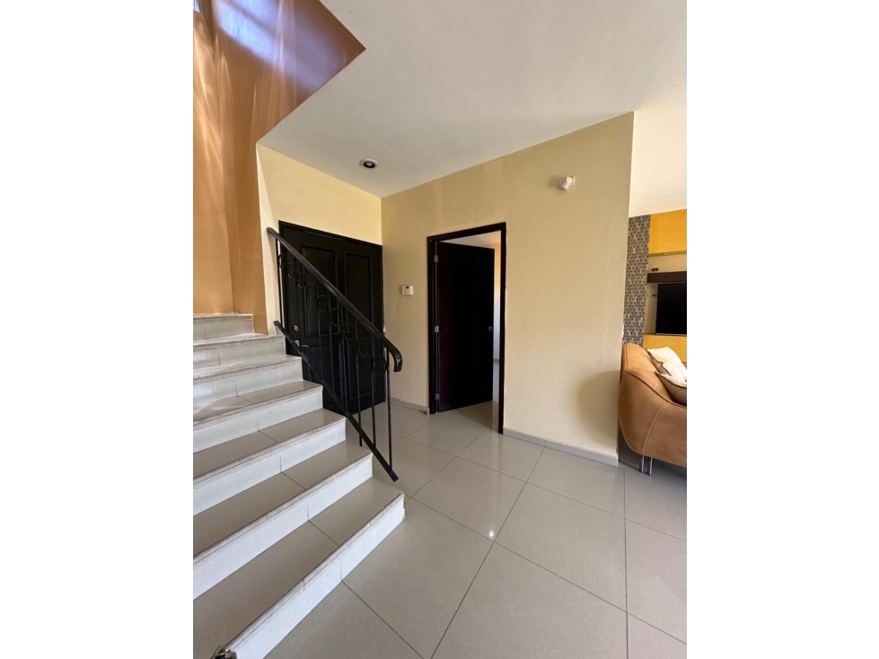 CASA 4 REC AMUEBLADA 1 REC PLANTA BAJA AMPLIA EN COTO PRIV — foto 3