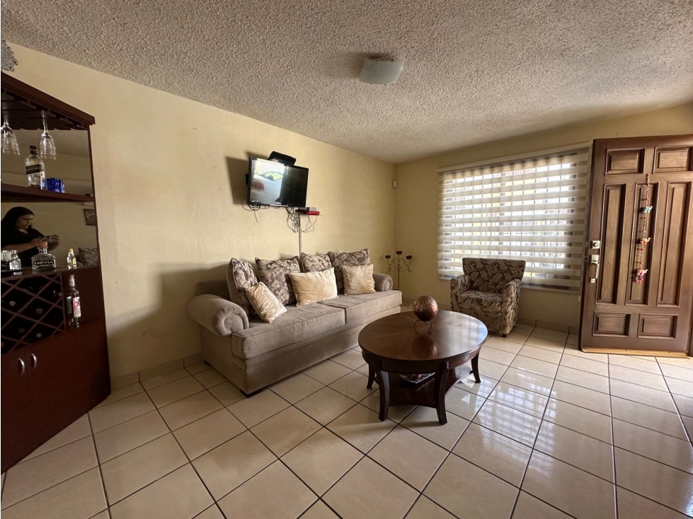 CASA EXCELENTE UBICACION 3 REC SIN MUEBLES CERCA DE MALECON MAZATLAN — foto 3
