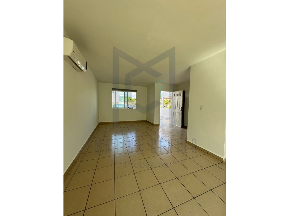 CASA 3 REC EXCELENTE UBICACION FRENTE AREA COMUN COTO PRIV — foto 4