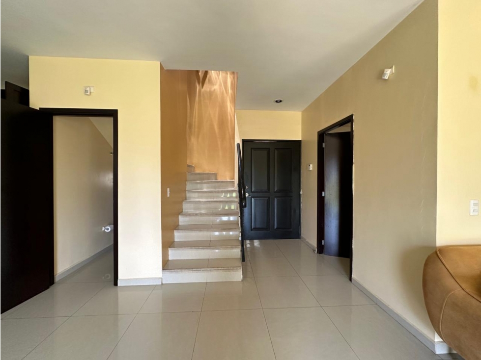 CASA 4 REC AMUEBLADA 1 REC PLANTA BAJA AMPLIA EN COTO PRIV — foto 4