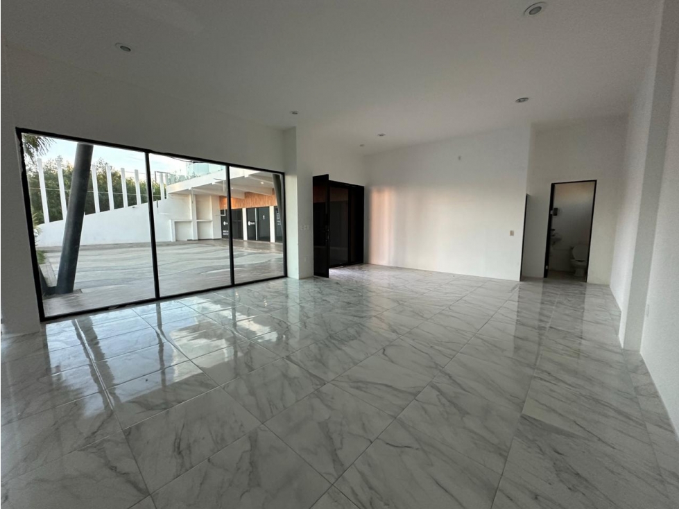 LOCAL 60M2 PLANTA BAJA ESQUINA EN LA MARINA MAZATLAN - 3