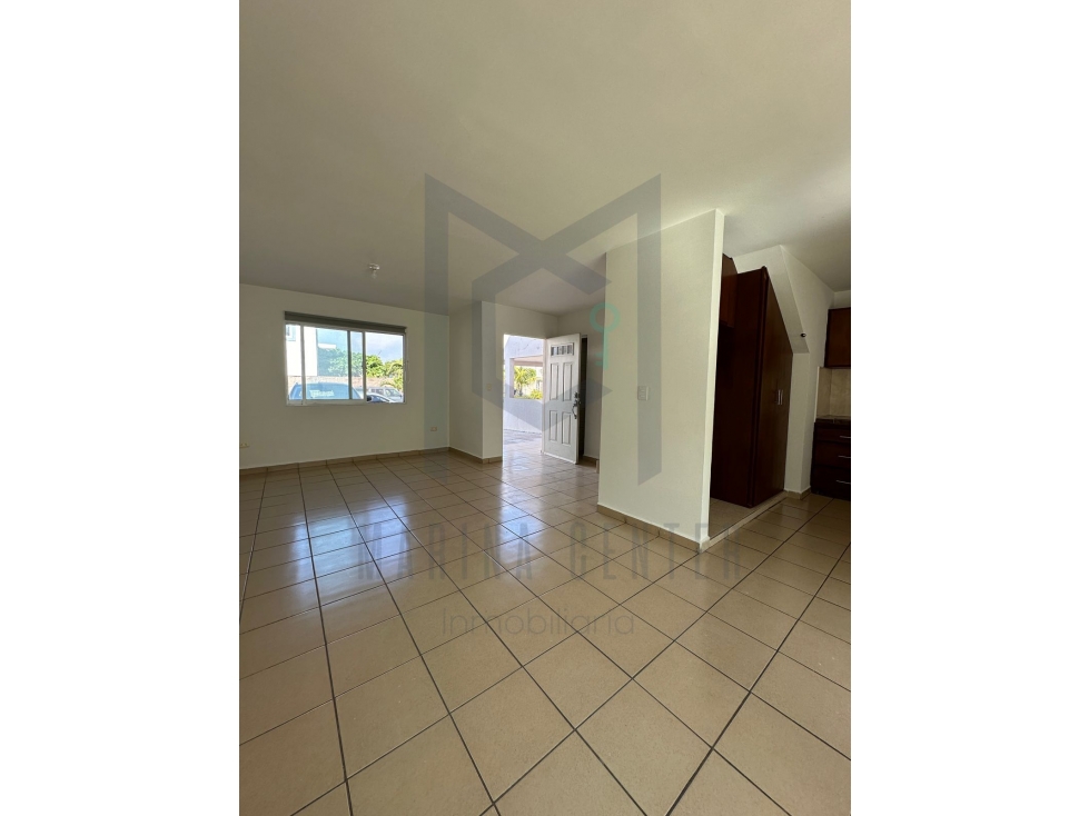 CASA 3 REC EXCELENTE UBICACION FRENTE AREA COMUN COTO PRIV — foto 6
