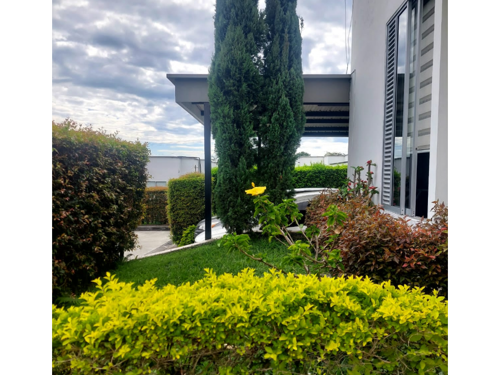 Vendo Casa Campestre en Conjunto Cerrado Vía al Caimo
