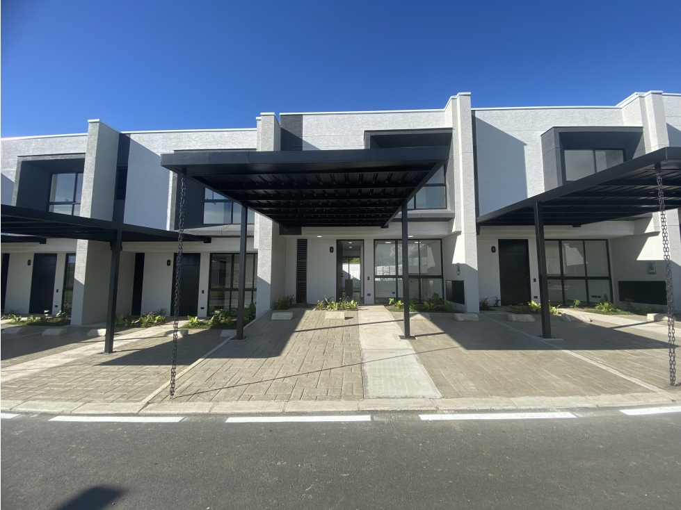 Se arrienda CASA NUEVA CAMPRESTE 142m2 - Brassia Campestre