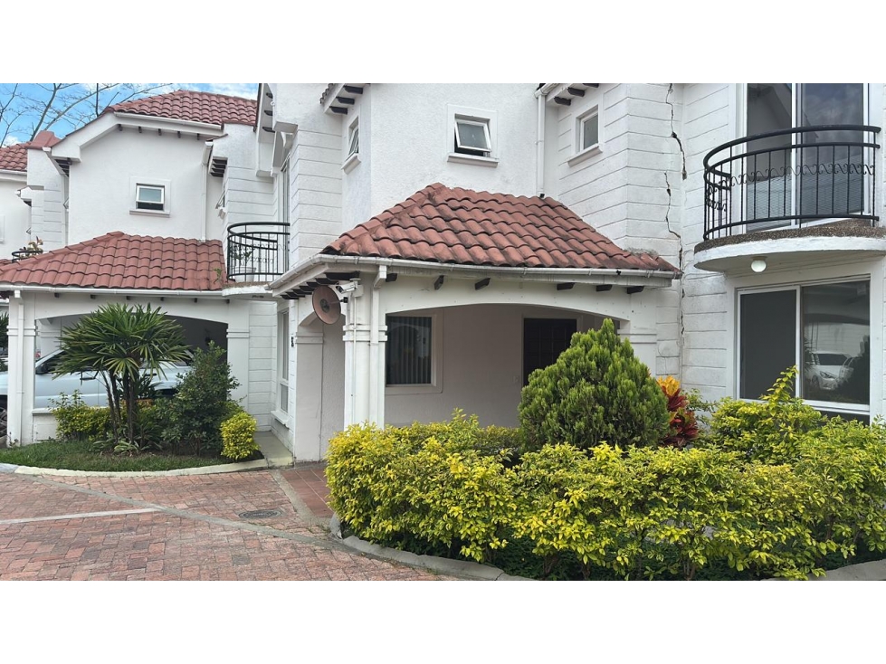 Se Vende Casa al Norte de Armenia Cerca al C.C Portal del Quindío - 2