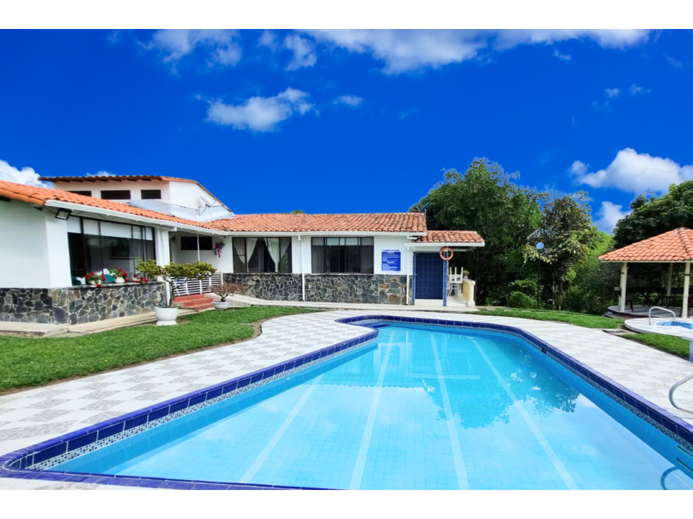 Ventas de Chalet Vía al Club Campestre