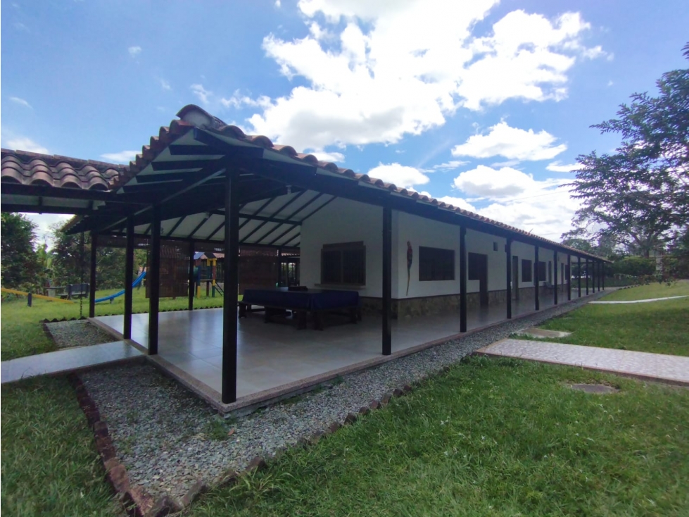 Se Vende Finca Cerca al Parque del Café - 3