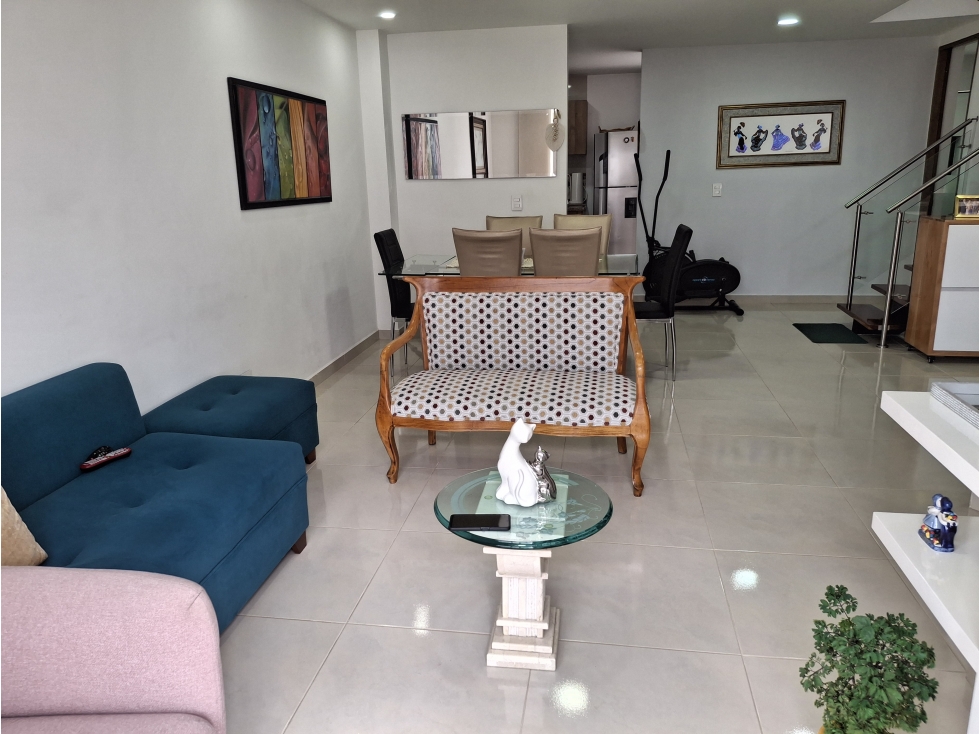Venta de Casa en Conjunto Cerrado en Avenida Centenario — foto 3