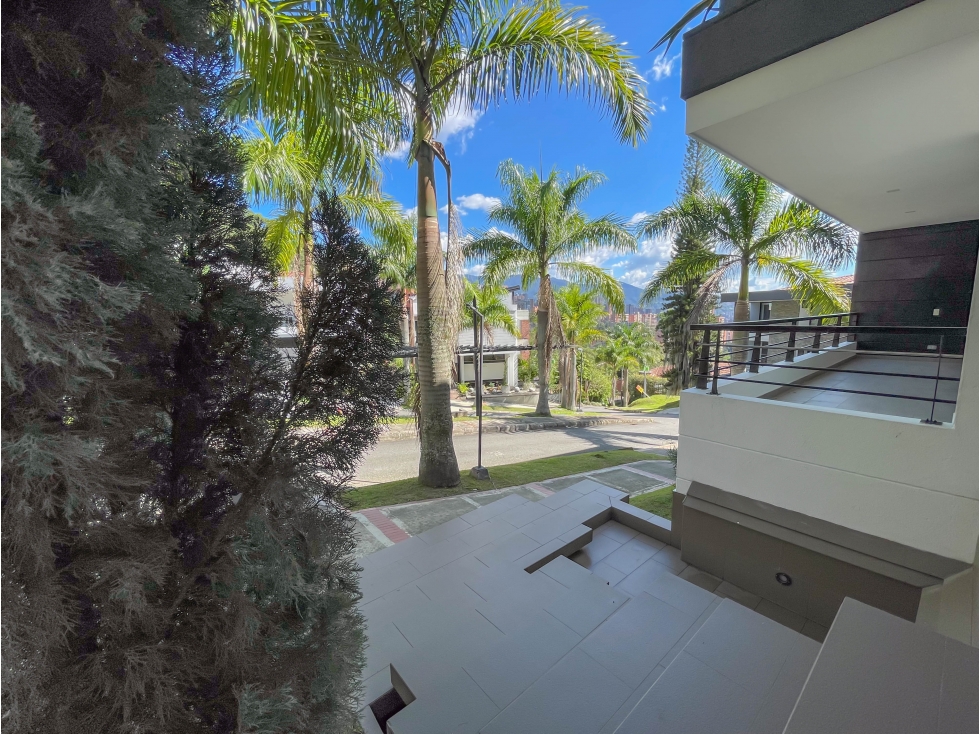 CASA MODERNA EN PALMAS BAJO, 4 HABITACIONES GIGANTES — foto 3