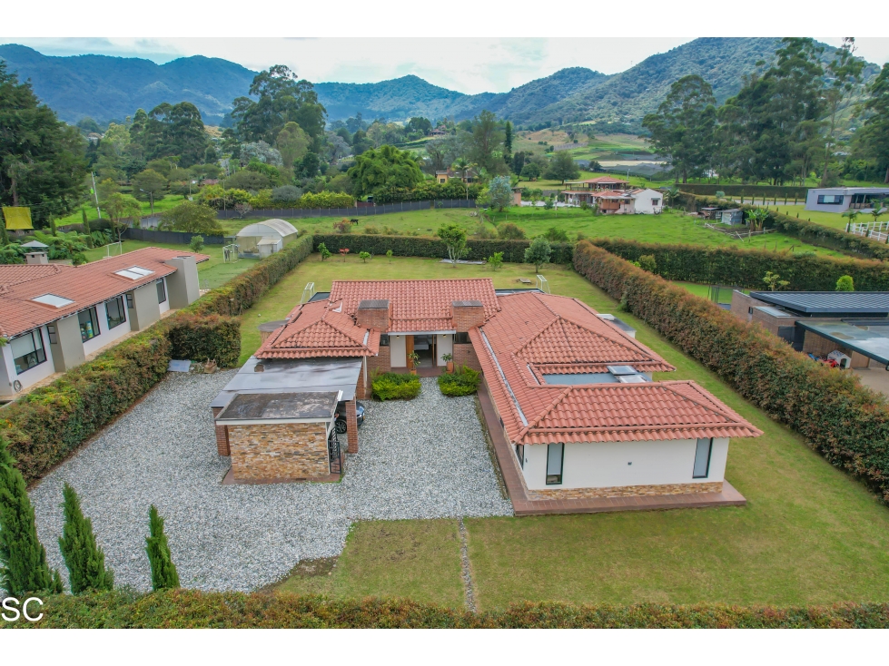 CASA DE UN SOLO NIVEL LOTE PLANO CARMEN VIBORAL, INDEPENDIENTE