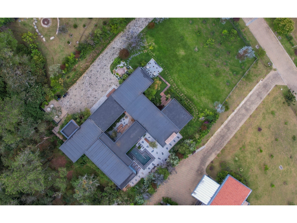 CASA MODERNA DE UN NIVEL EN EL RETIRO CON JACUZI UNIDAD CERRADA — foto 3