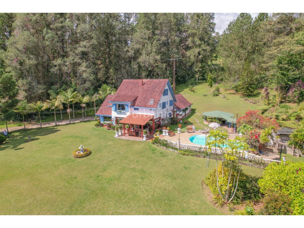 CHALET SUIZO CON VISTA A LA REPRESA DE LA FE $400.000m2