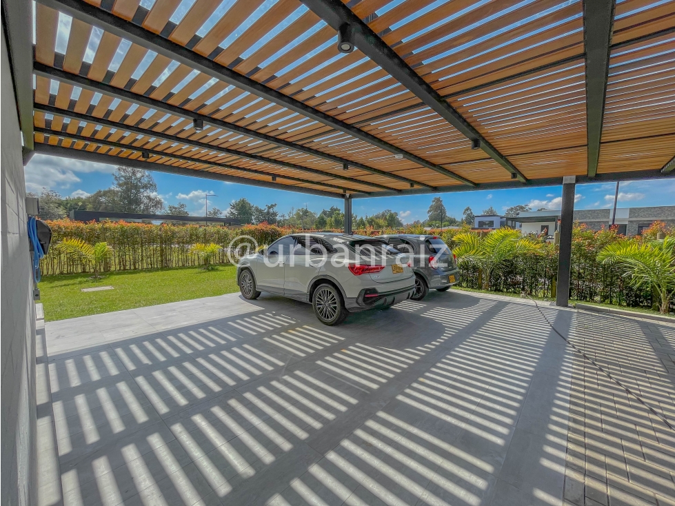 CASA MODERNA EN LLANO GRANDE DE 6 HABITACIONES, CANCHA, JACUZZI — foto 4