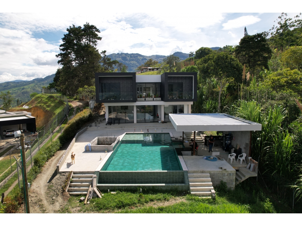 CASA CAMPESTRE DE LUJO EN GIRARDOTA — foto 2