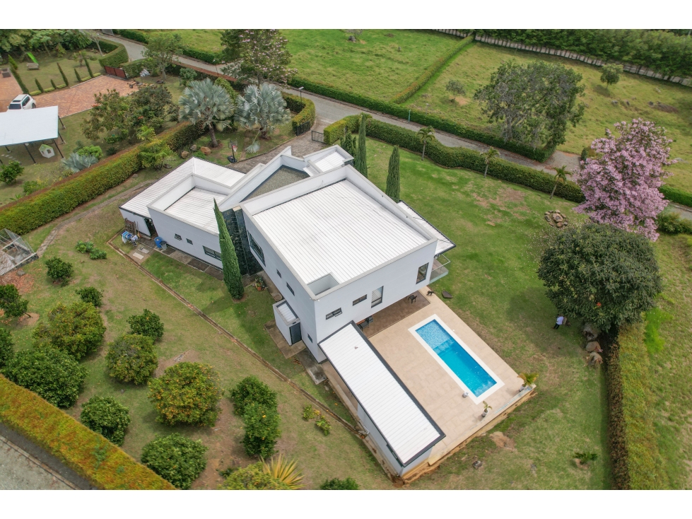 casa moderna en Copacabana, excelente ubicacion en unidad cerrada — foto 3