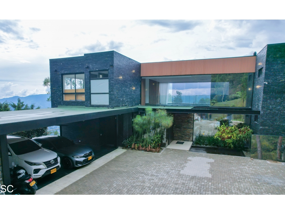 MODERNA CASA EN LAS PALMAS CON VISTA A MEDELLIN, PISCINA, 4 HAB — foto 6
