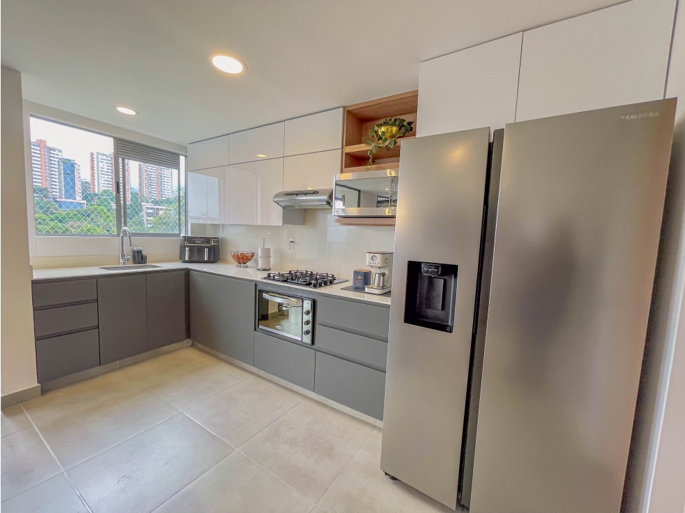 APARTAMENTO EN VENTA EN LOMA DEL ESMERALDAL ENVIGADO — foto 3
