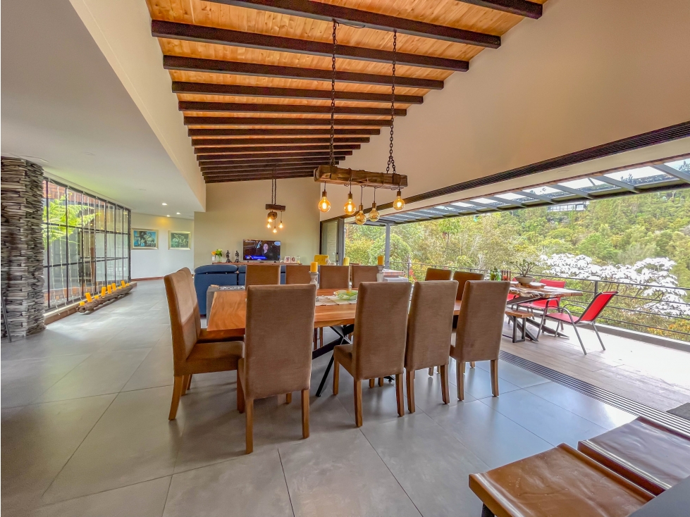 CASA MODERNA EN EL RETIRO DE UN NIVEL VISTA AL BOSQUE — foto 4