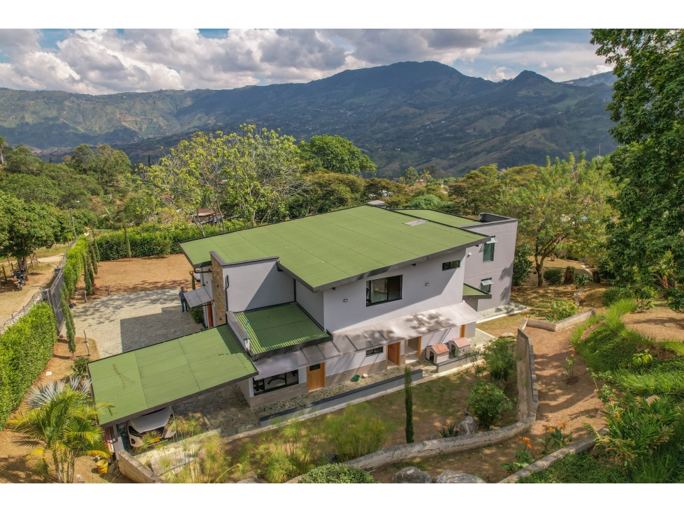 CASA CAMPESTRE MODERNA COPACABANA ZARZAL
