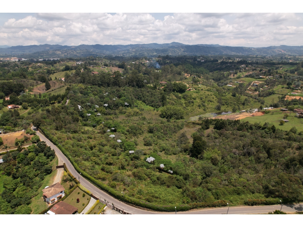 Terreno 10 has, para proyectos en Rionegro 17.800.000.000 — foto 2