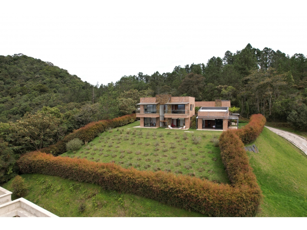 CASA MODERNA CON VISTA ALTO DE PALMAS - 2