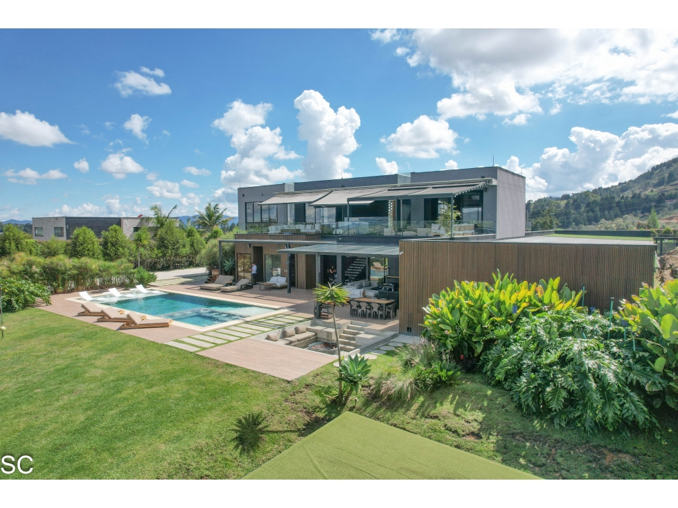 LA MEJOR CASA MODERNA DEL ORIENTE ANTIOQUEÑO ($20.000millones)