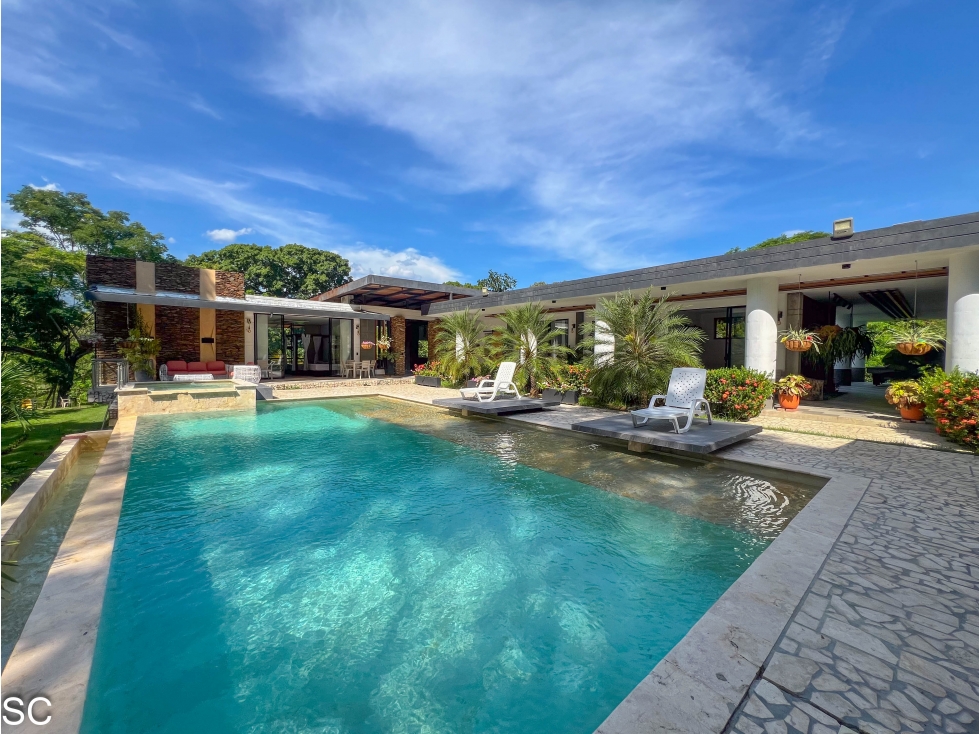 CASA MODERNA EN SANTA FE DE ANTIOQUIA, 6 HABITACIONES PISCINA — foto 3