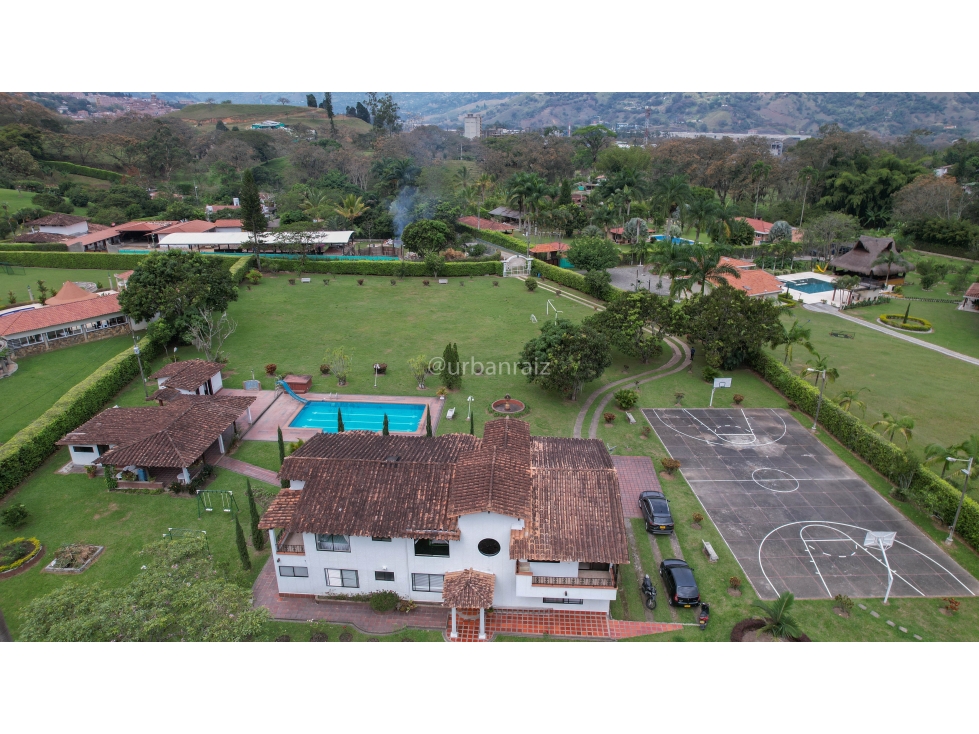 FINCA PLANCA CON CANCHAS EN GIRARDOTA