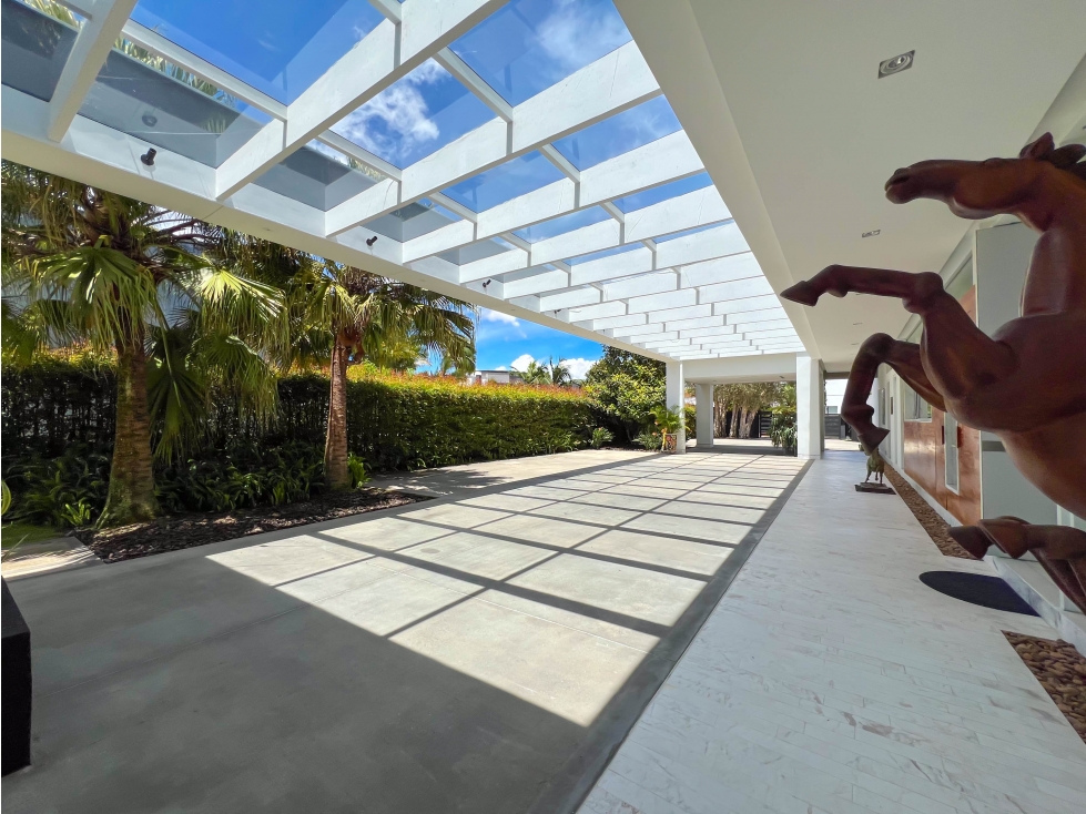 IMPONENTE MANSION EN LLANO GRANDE, 10 HAB, PISCINA, (12.500.000.000) — foto 3