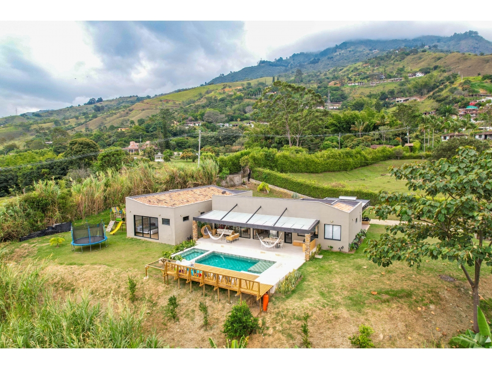CASA CAMPESTRE COPACABANA NORAL CON PISCINA DE UN SOLO NIVEL — foto 3