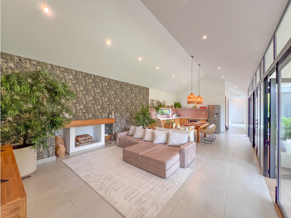 CASA MODERNA EN EL RETIRO, RODEADA DE BOSQUE UN SOLO NIVEL — foto 6