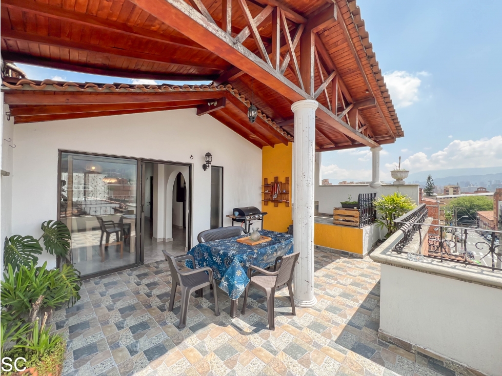APARTAMENTO CENTRAL EN ENVIGADO CON TERRAZA