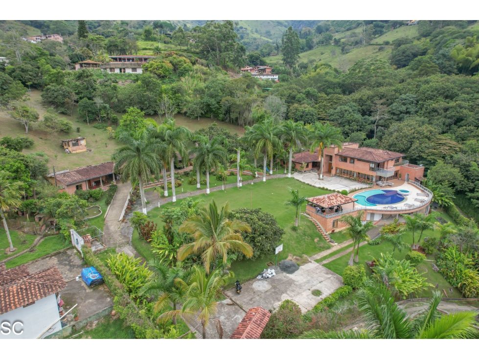 FINCA EN COPACABANA LIMONAR 5 PESEBRERAS 10 HABITACIONES, PISCINA — foto 4